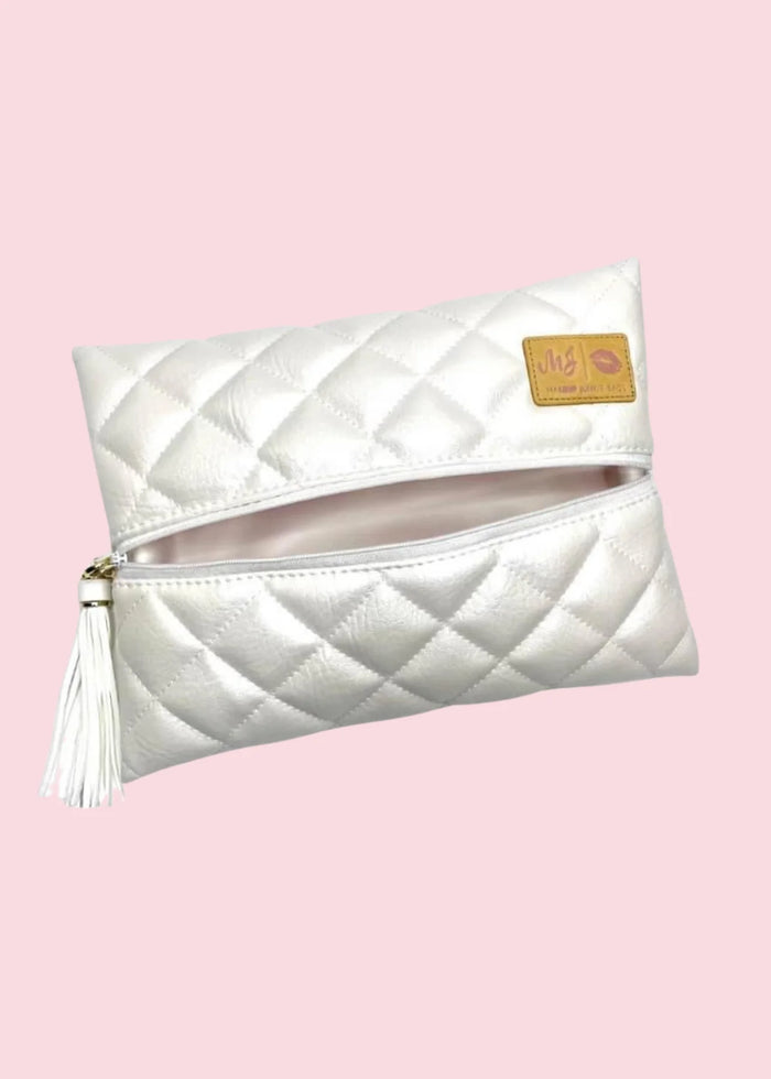 MAKEUP JUNKIE: LUXE IVORY PEARL QUILTED FLAT LAY MAKEUP BAG