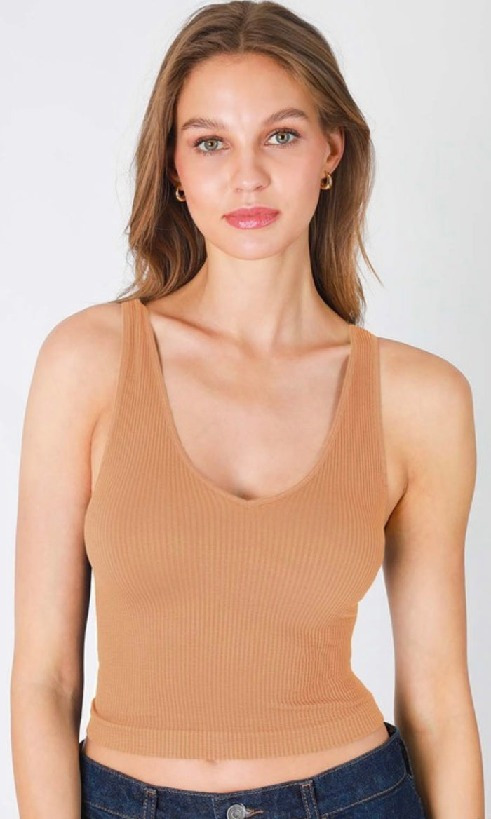 V-NECK RIBBED CROP TOP - TAN