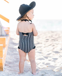 RUFFLE BUTTS/RUGGED BUTTS: SUN PROTECTIVE SWIM HAT - BLACK/BLACK