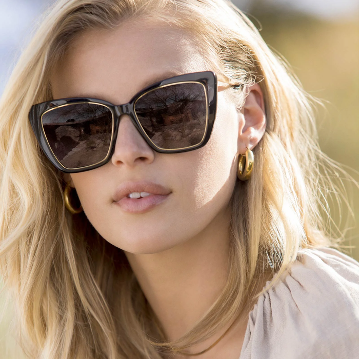 DIFF EYEWEAR: BECKY IV BLACK + GRAY POLARIZED SUNGLASSES