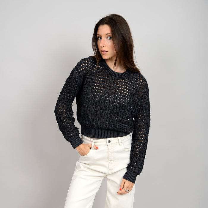 KITARI: LONG SLEEVE CREW NECK PULLOVER - BLACK
