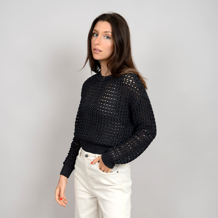 KITARI: LONG SLEEVE CREW NECK PULLOVER - BLACK