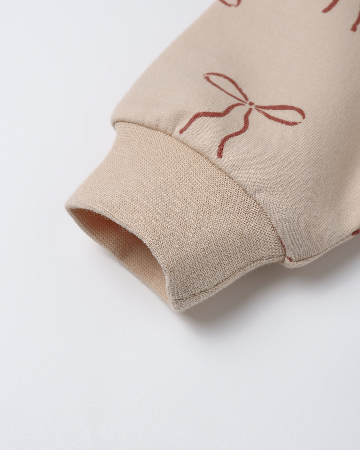 QUINCY MAE: RELAXED FLEECE SWEATSHIRT + SWEATPANT SET || RED BOWS ON ANTIQUE