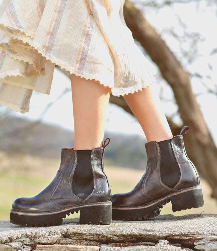 BED STU: VALDA HI BOOT - BLACK RUSTIC