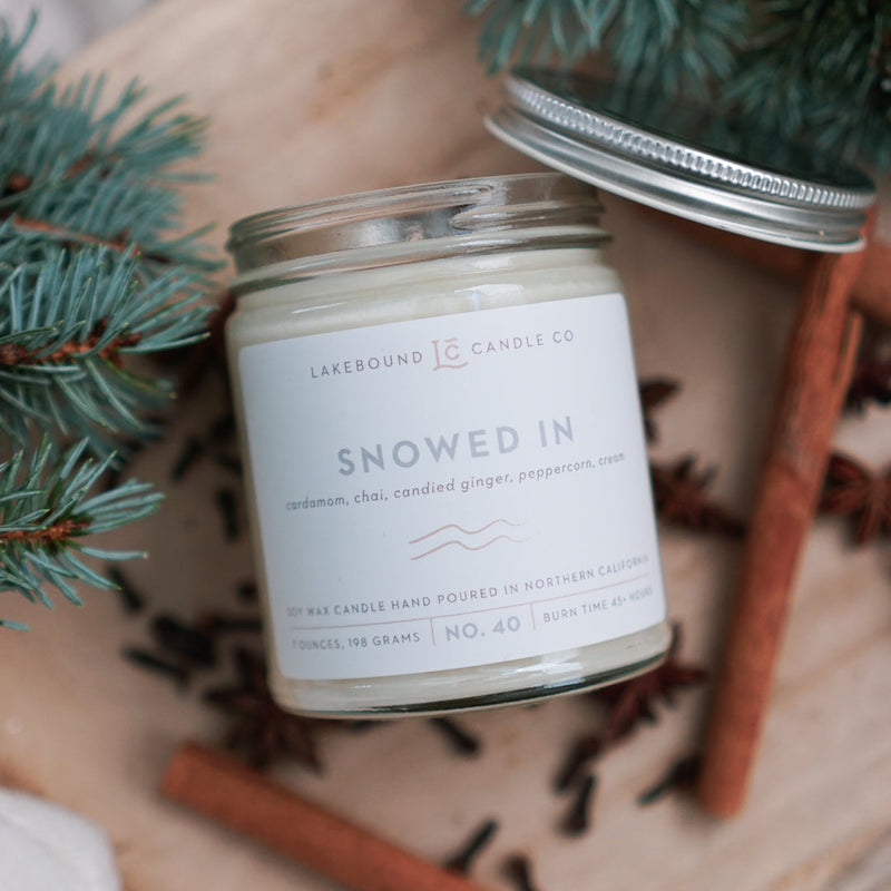 LAKEBOUND CANDLE CO: SNOWED IN SOY CANDLE