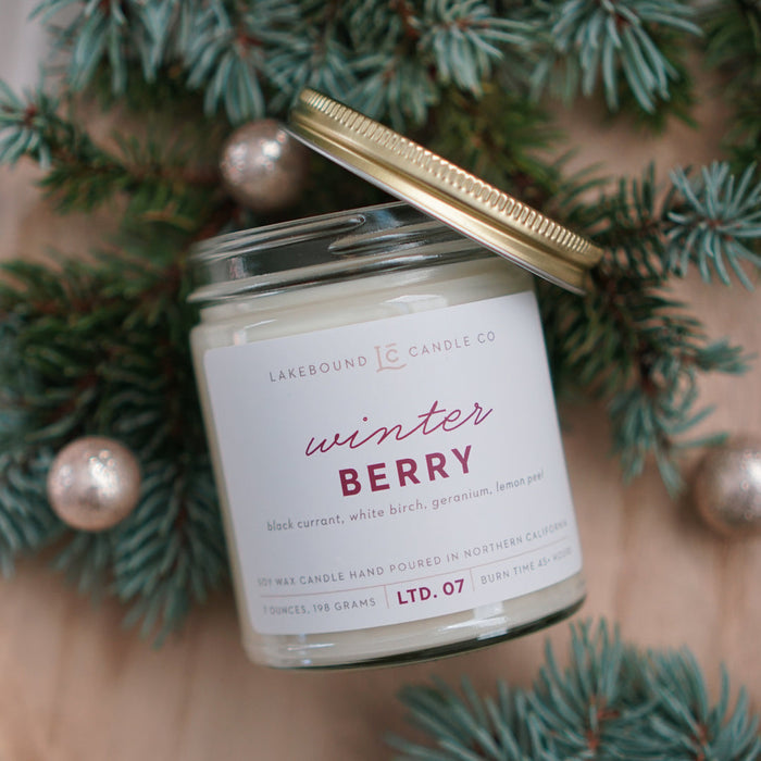 LAKEBOUND CANDLE CO: WINTERBERRY SOY CANDLE