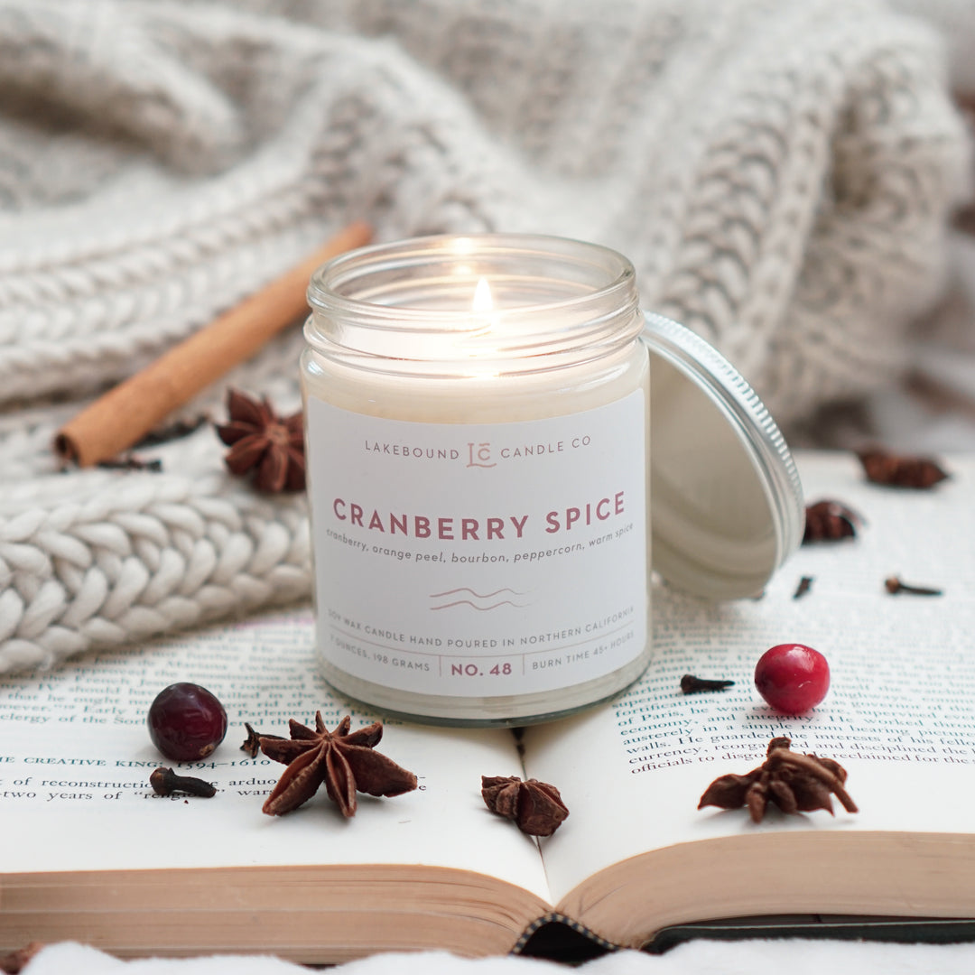 LAKEBOUND CANDLE CO: CRANBERRY SPICE SOY CANDLE