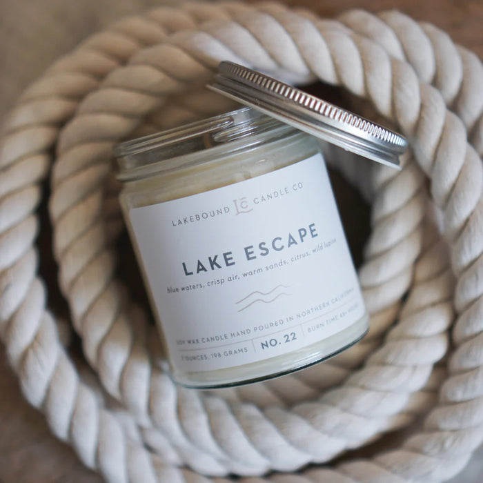 LAKEBOUND CANDLE CO: LAKE ESCAPE SOY CANDLE