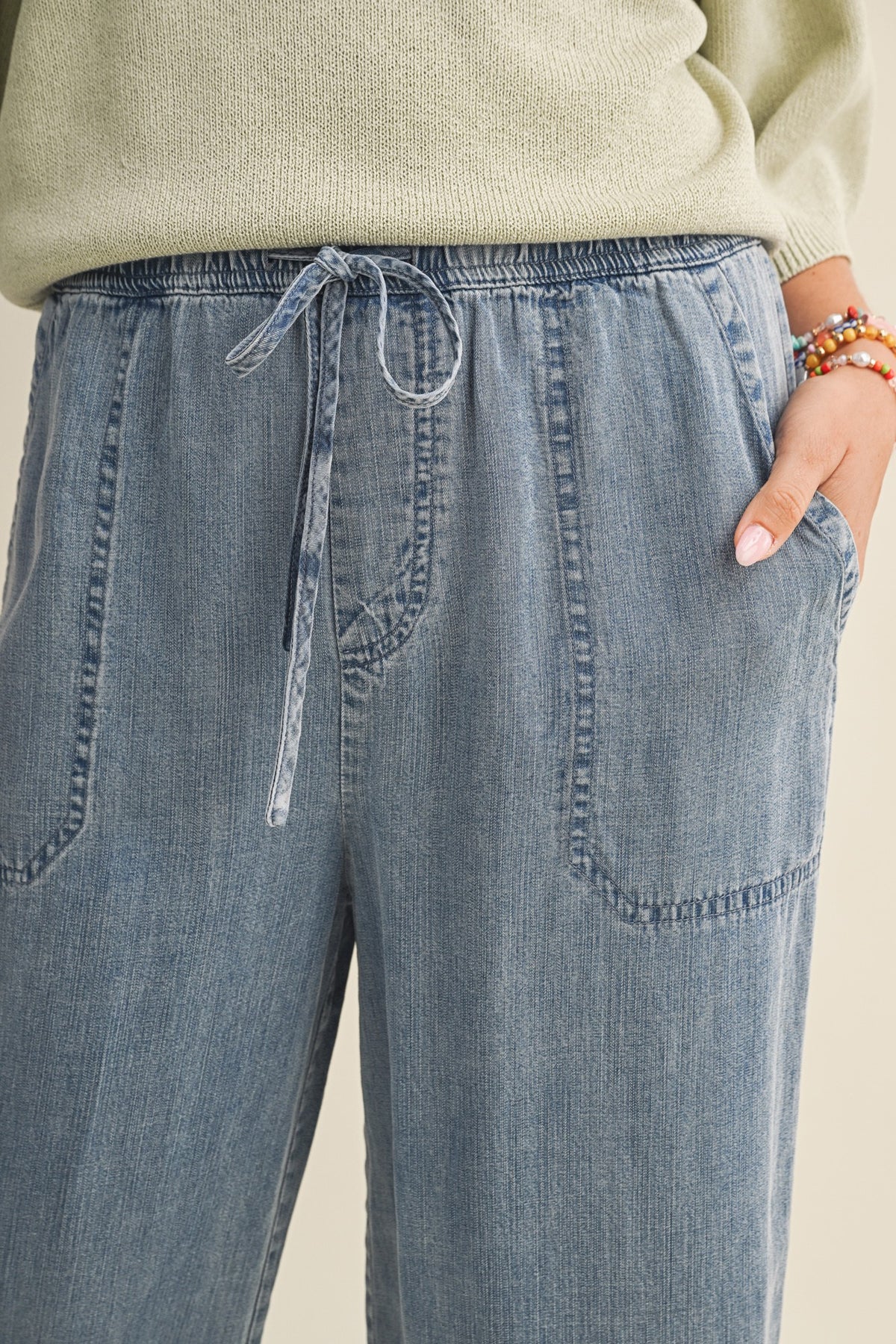 DRAWSTRING WAIST PATCH POCKET WIDE LEG PANT