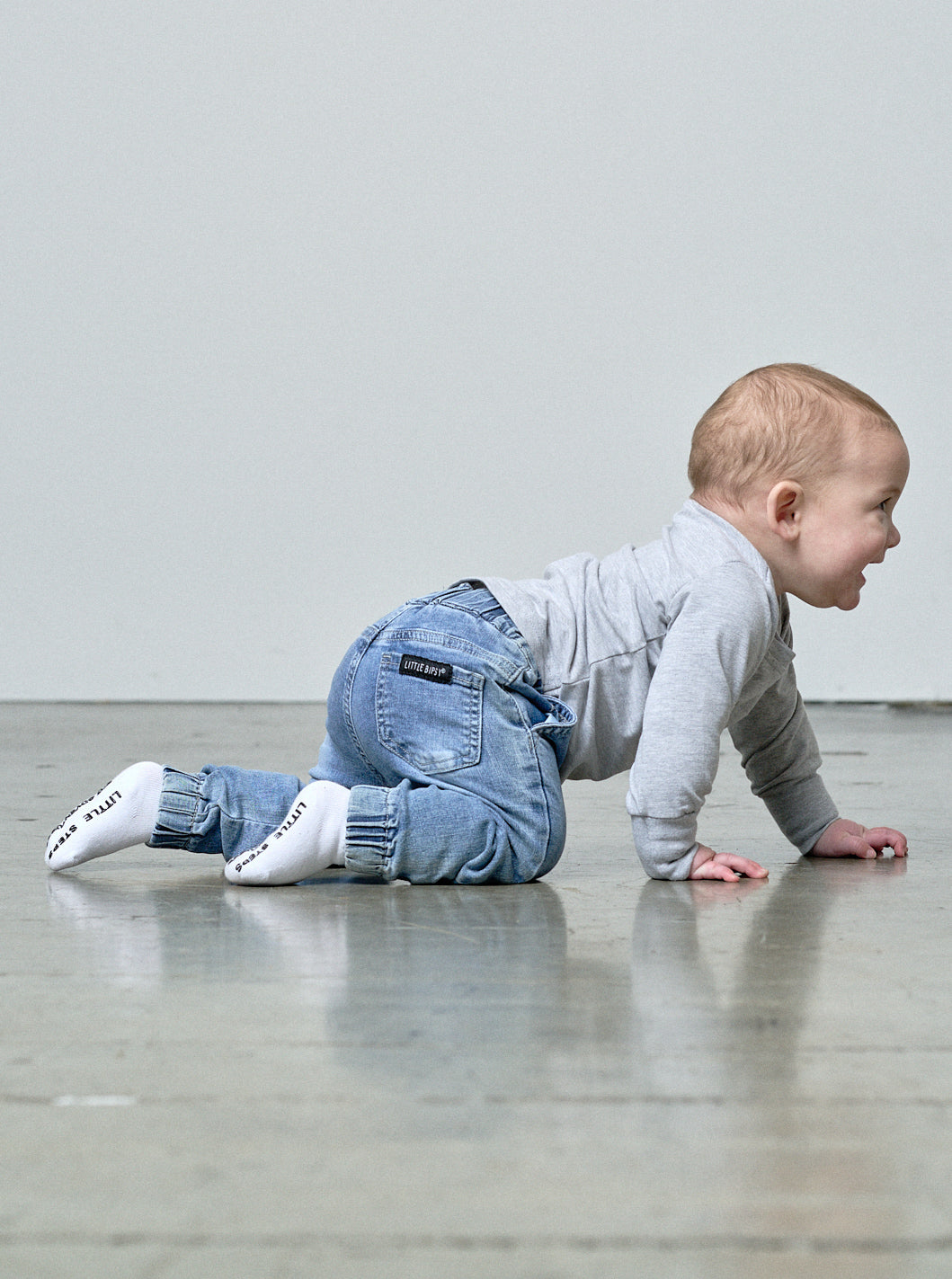 LITTLE BIPSY: BABY DENIM JOGGER - LIGHT WASH