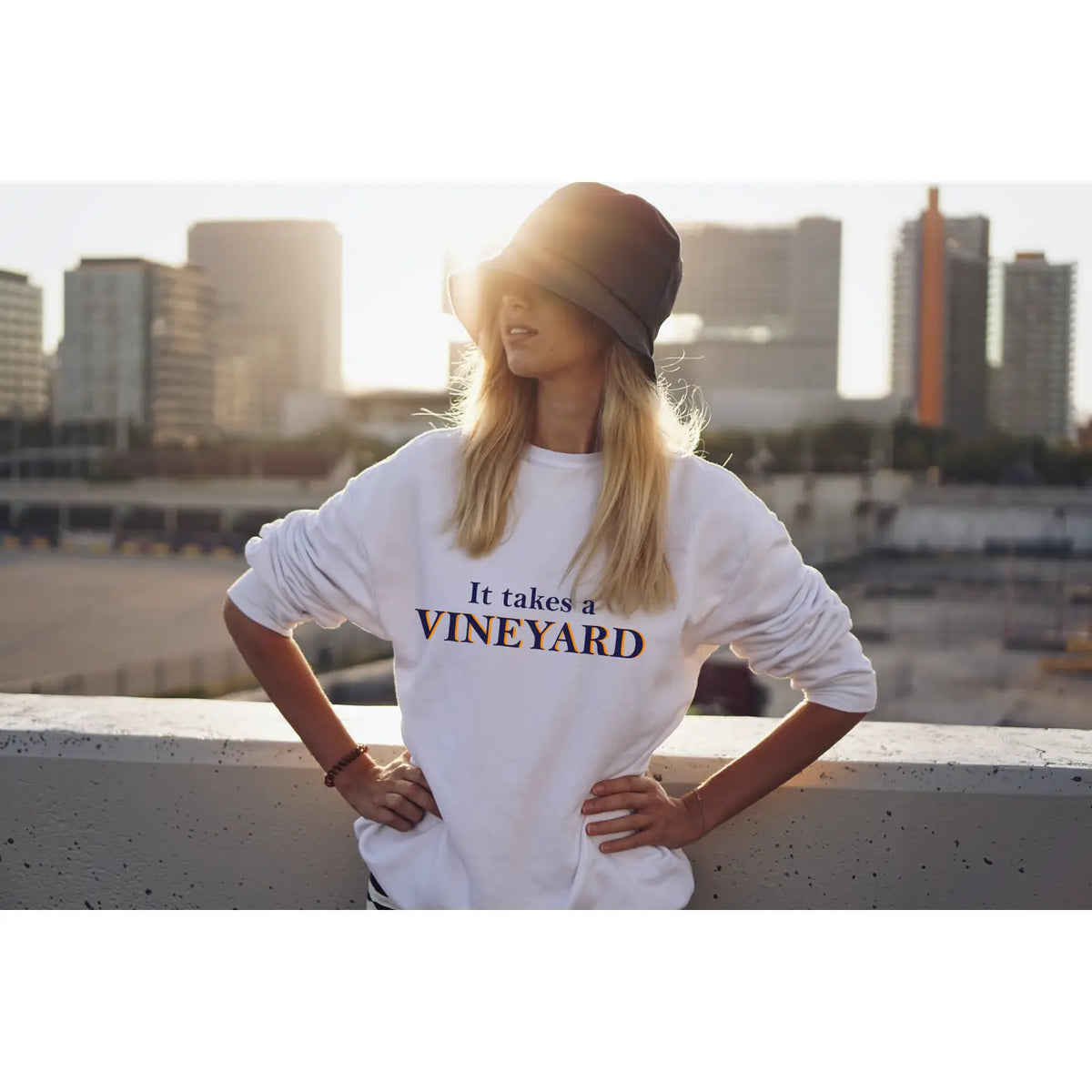 CREWNECK SWEATSHIRT - IT TAKES A VINEYARD