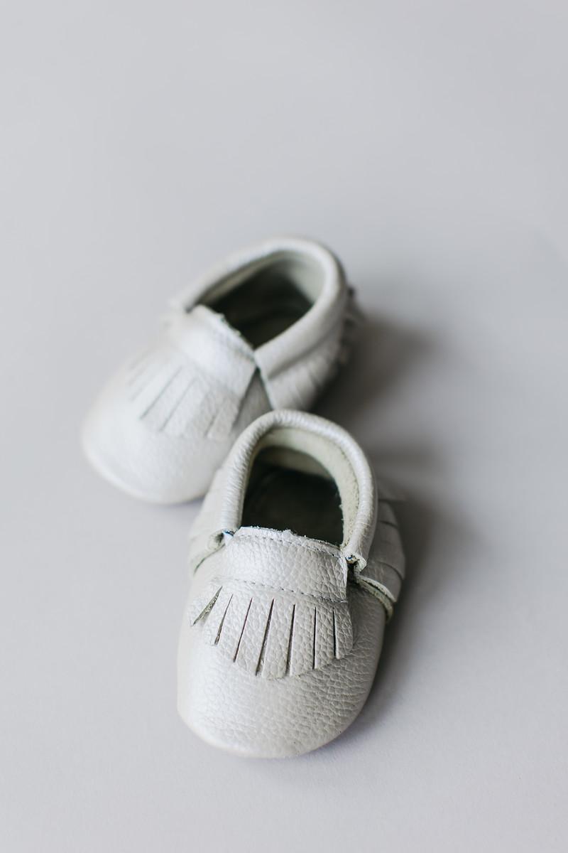 MILA & ROSE: SILVER METALLIC LEATHER BABY MOCCASINS