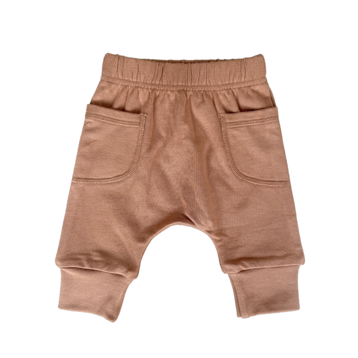 BABYSPROUTS: FERN COLORBLOCK POCKET SHIRT & CARAMEL BABY POCKET PANTS SET
