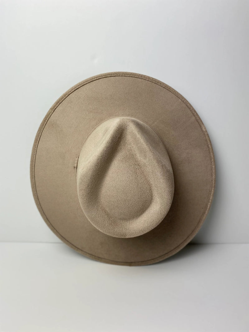 WILDER AND SOUL: VEGAN SUEDE RANCHER HAT - SAND