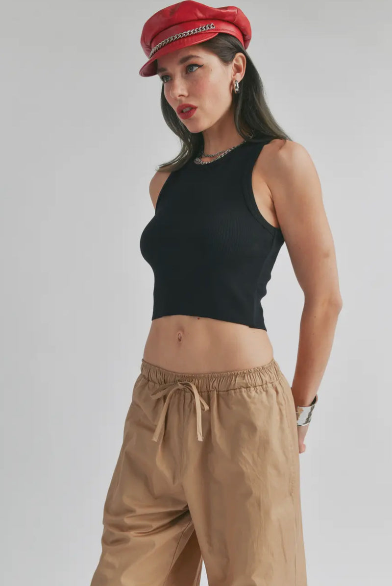 RIBBED CROPPED TANK TOP WITH RAW EDGE BOTTOM - BLACK