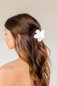 LINNY CO: GIGI HAIRCLIP - WHITE