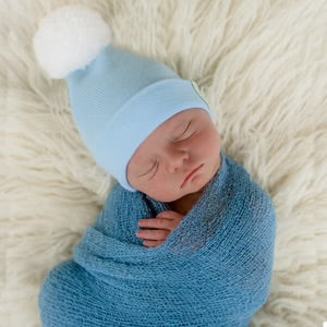 ILYBEAN: BABY BLUE BEANIE WITH WHITE POM POM