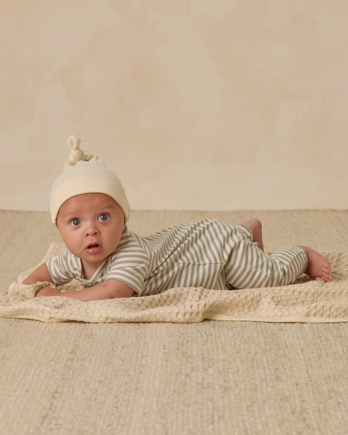 QUINCY MAE: KNOTTED BABY HAT || NATURAL