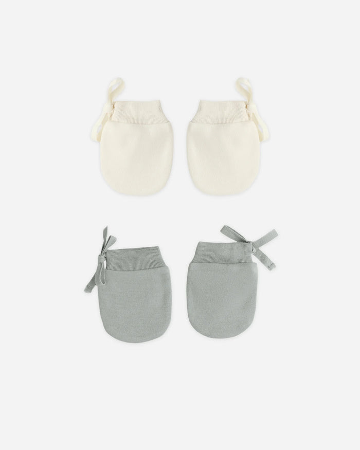 QUINCY MAE: NO SCRATCH MITTENS, SET OF 2 || STEEL BLUE, NATURAL
