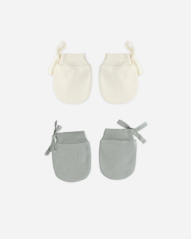 QUINCY MAE: NO SCRATCH MITTENS, SET OF 2 || STEEL BLUE, NATURAL