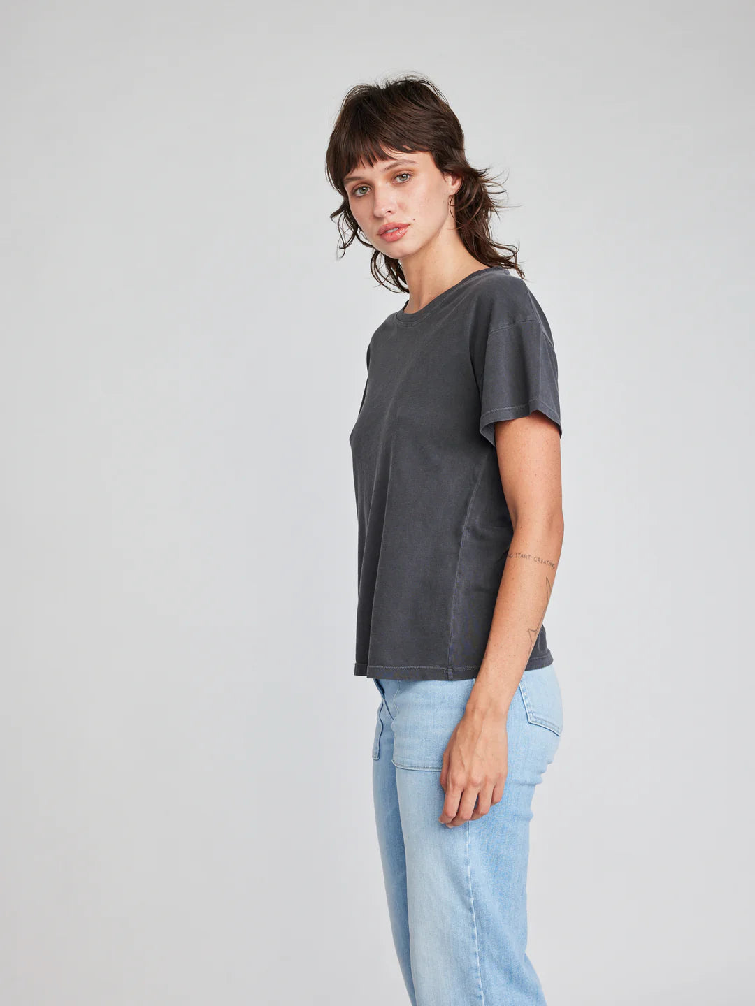 SELF CONTRAST: CHERIE T-SHIRT - GRANITE