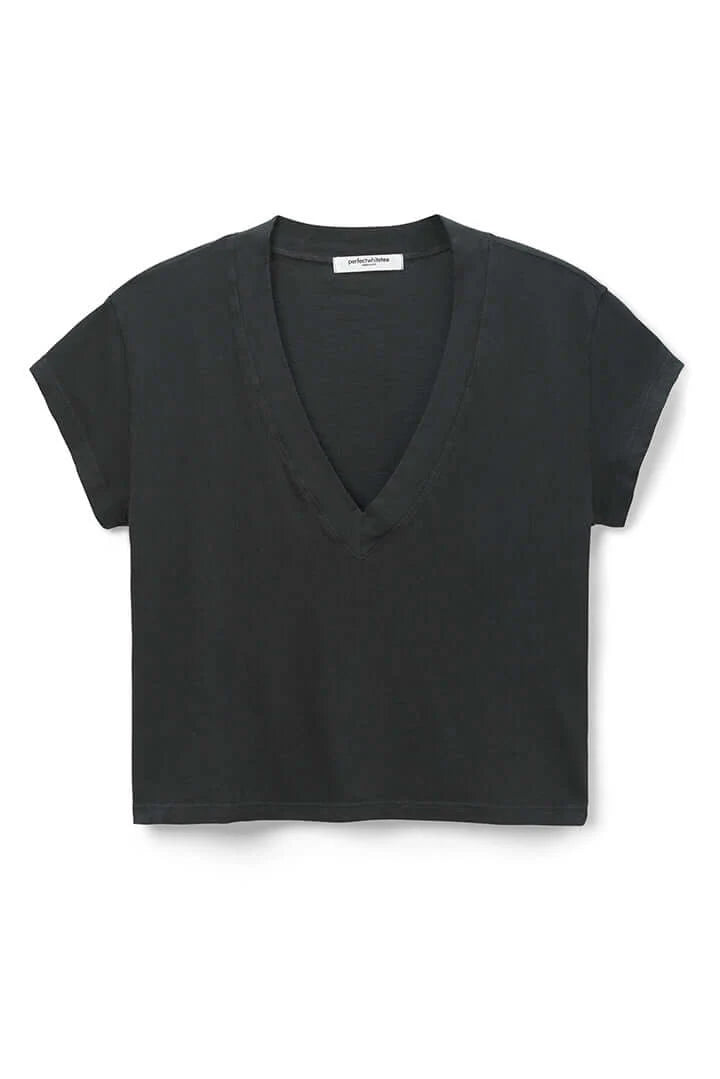 PERFECTWHITETEE: ALANIS RECYCLED COTTON V NECK TEE - VINTAGE BLACK