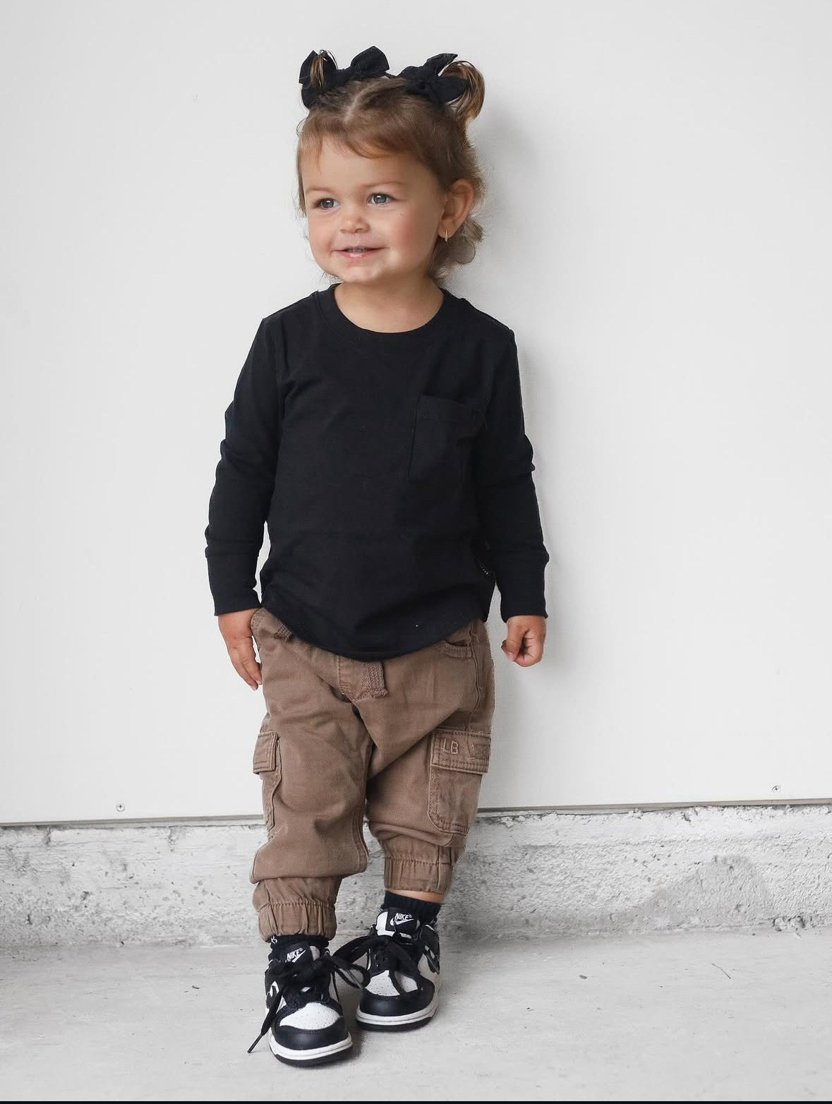 LITTLE BIPSY: COTTON TWILL CARGO JOGGER - MUSHROOM