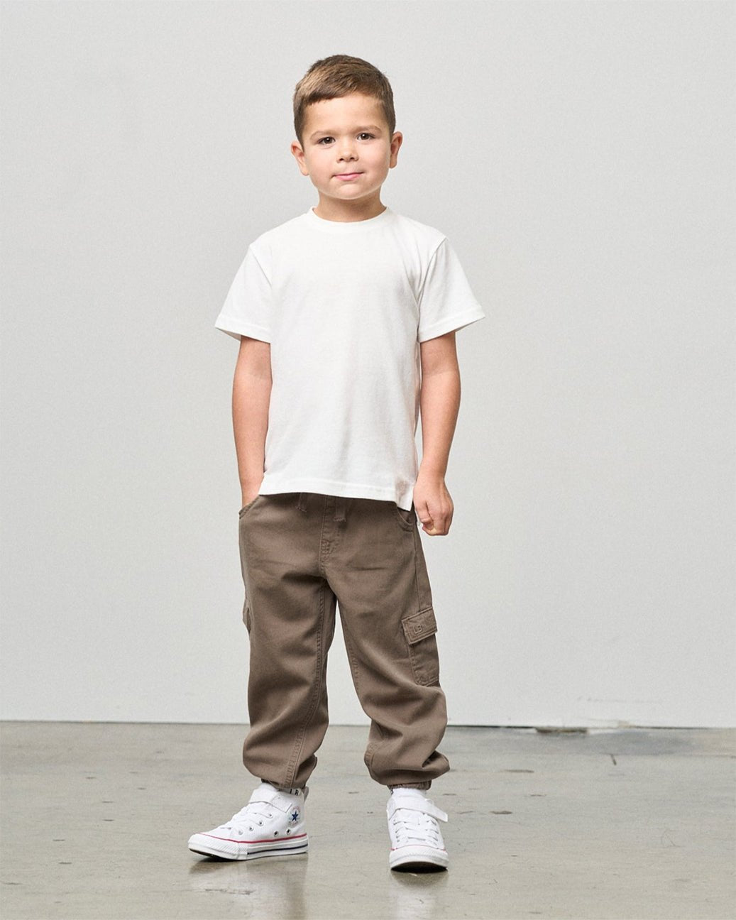 LITTLE BIPSY: COTTON TWILL CARGO JOGGER - MUSHROOM