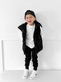 LITTLE BIPSY: HOODED PUFFER VEST - BLACK