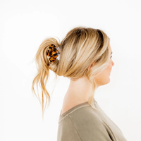 LINNY CO: GIGI HAIR CLIP - BROWN TORTOISE