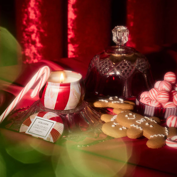 VOLUSPA: CRUSHED CANDY CANE CLASSIC CANDLE MINI TIN