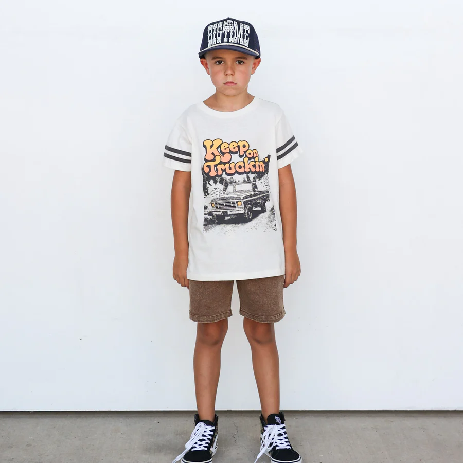 TINY WHALES: KEEP ON TRUCKIN' FOOTBALL TEE - PARCHMENT/VINTAGE BLACK