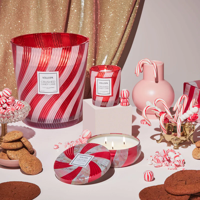 VOLUSPA: CRUSHED CANDY CANE CLASSIC CANDLE 6.5oz