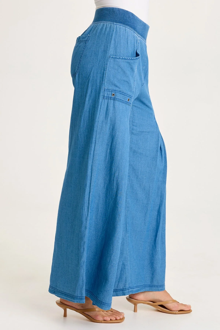 XCVI: JERONA INDIGO PLEATED WIDE LEG PANT - ETIOLATE WASH