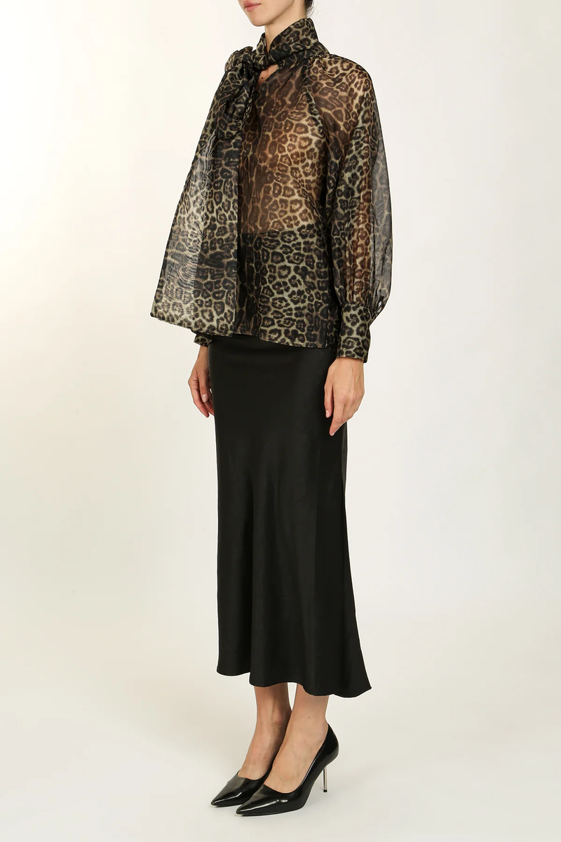 BEULAH STYLE: BROOKE LEOPARD PRINTED VOLUME BOWTIE CHIFFON BLOUSE