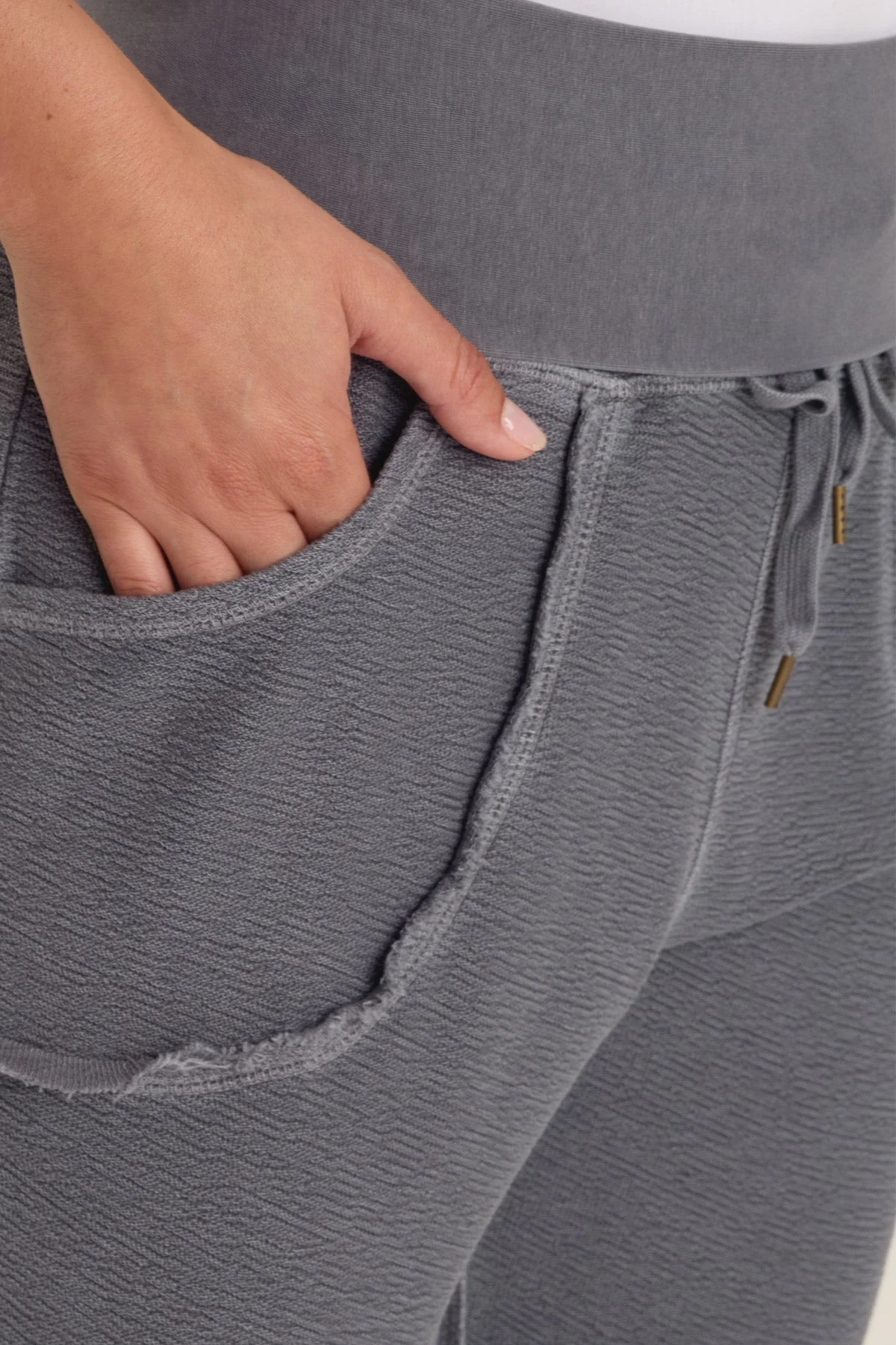 XCVI: KIEFER SLIM LEG CREPE KNIT PANT - NEBULOUS PIGMENT