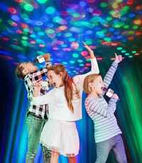 TRENDTECH: PARTY 2 GO KARAOKE MICROPHONE & DISCO BALL COMBO - BLACK