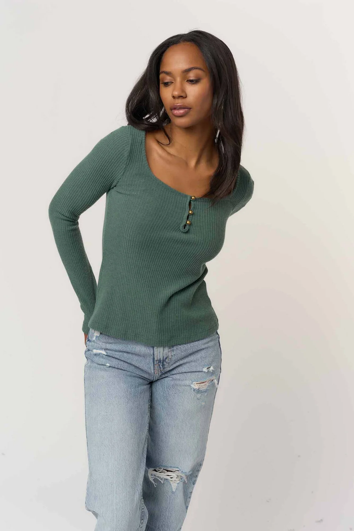 PROJECT SOCIAL T: ALEJANDRA NOTCH NECK COZY RIB LONGSLEEVE - DEEP GREEN