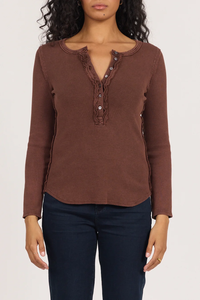 DEAR JOHN: EDIE LONG SLEEVE TEE WASHED CAPPUCCINO