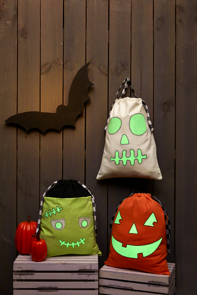 MUD PIE: GLOW TRICK-OR-TREAT BAGS