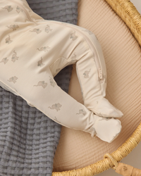 QUINCY MAE: BAMBOO ZIP FOOTIE - ELEPHANTS/NATURAL