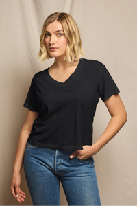 PERFECT WHITE TEE: HENDRIX COTTON BOXY V NECK TEE - BLACK