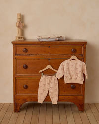 QUINCY MAE: RELAXED FLEECE SWEATSHIRT + SWEATPANT SET || RED BOWS ON ANTIQUE