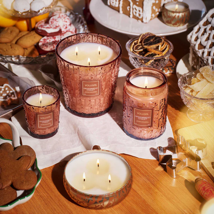 VOLUSPA: GINGERBREAD CHALET MINI TIN CANDLE