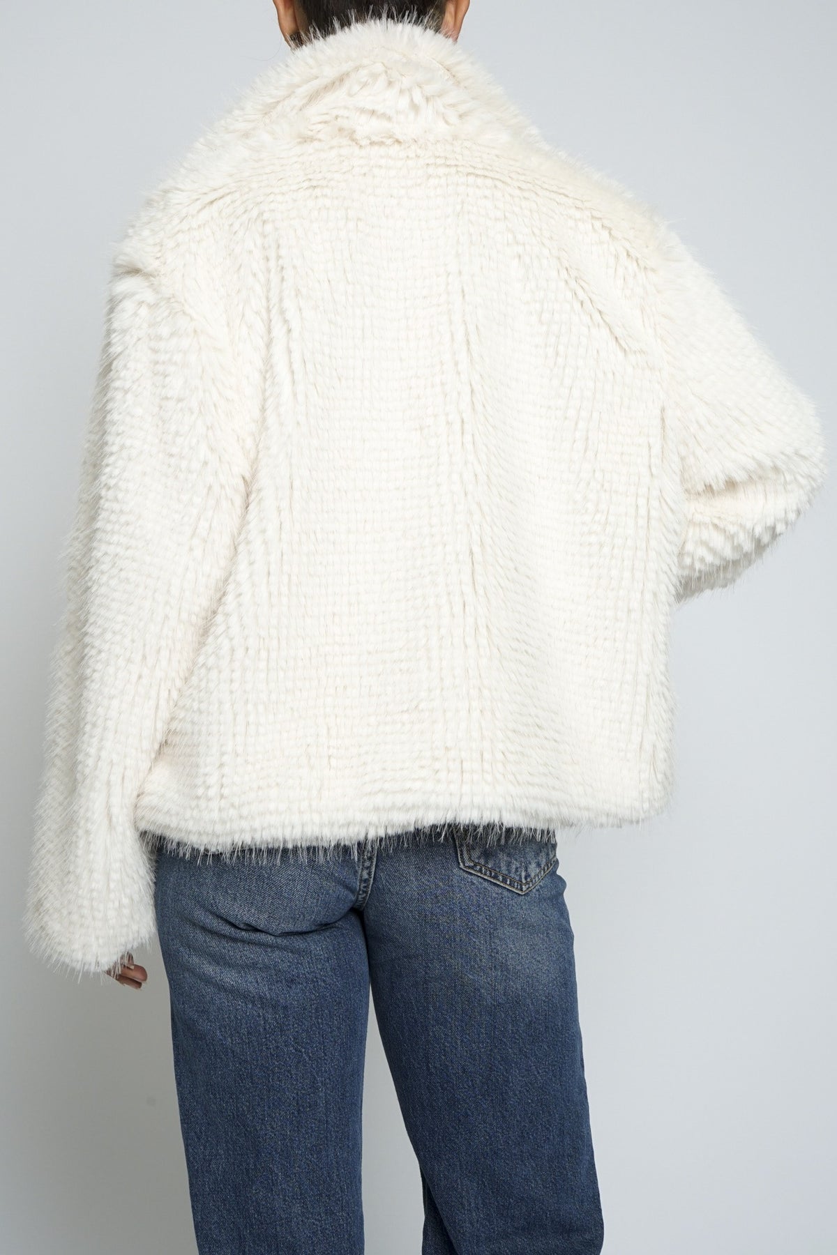 UNEVEN FAUX FUR SHORT JACKET - OFF WHITE