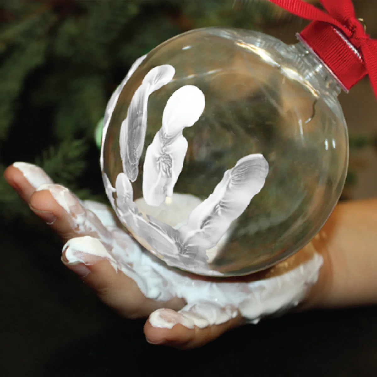 CHILD TO CHERISH: SANTA'S MESSAGE HANDPRINT ORNAMENT KIT