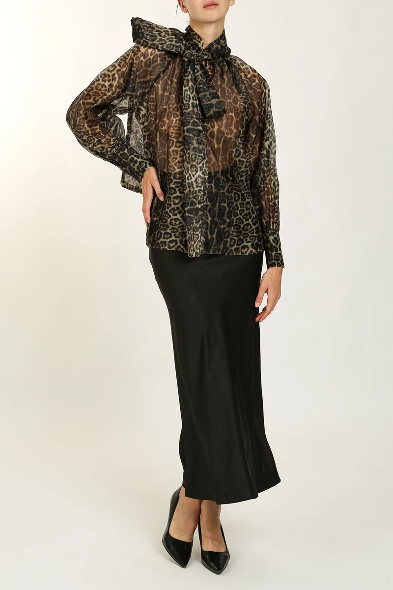 BEULAH STYLE: BROOKE LEOPARD PRINTED VOLUME BOWTIE CHIFFON BLOUSE