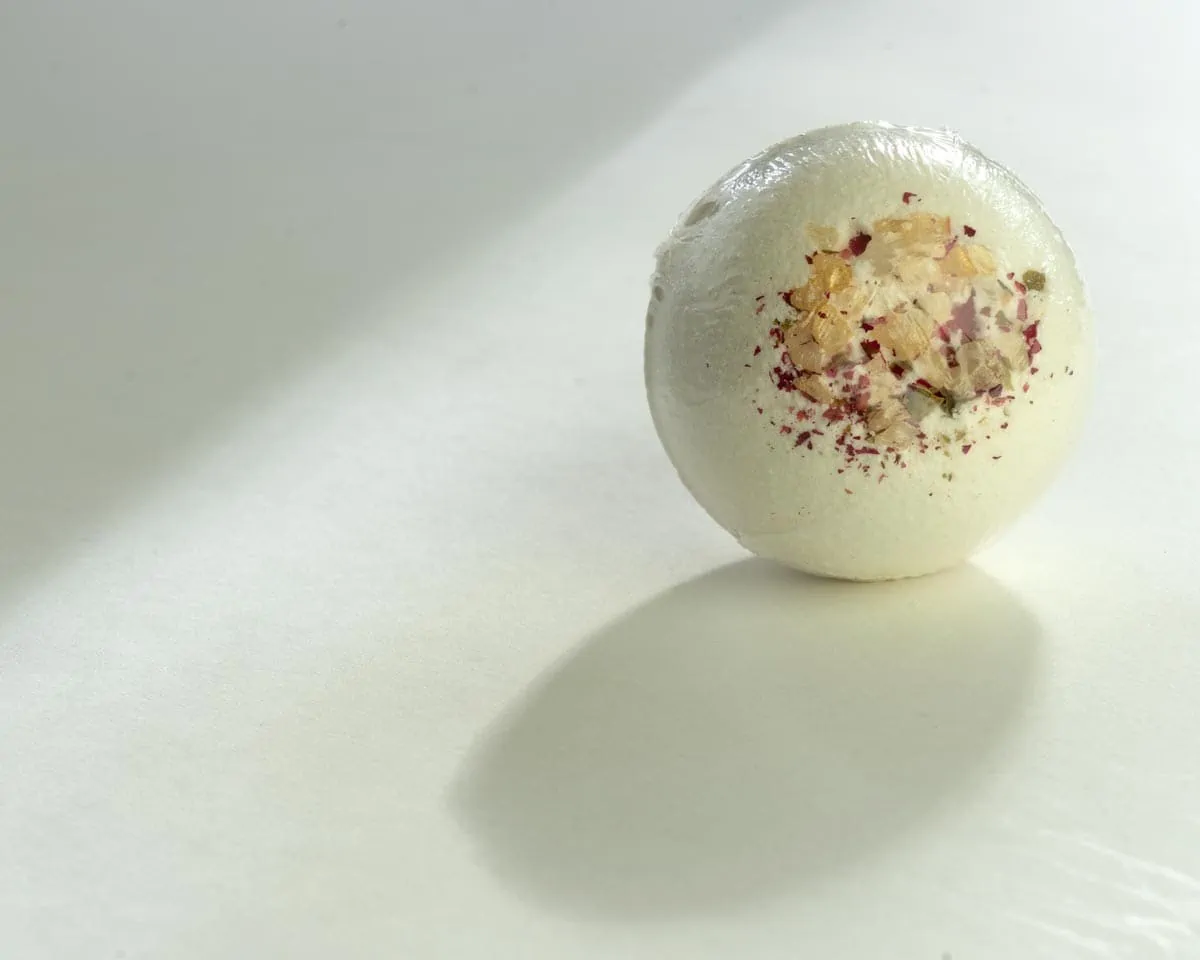 LA RUE APOTHECARY: CBD BATH BOMB