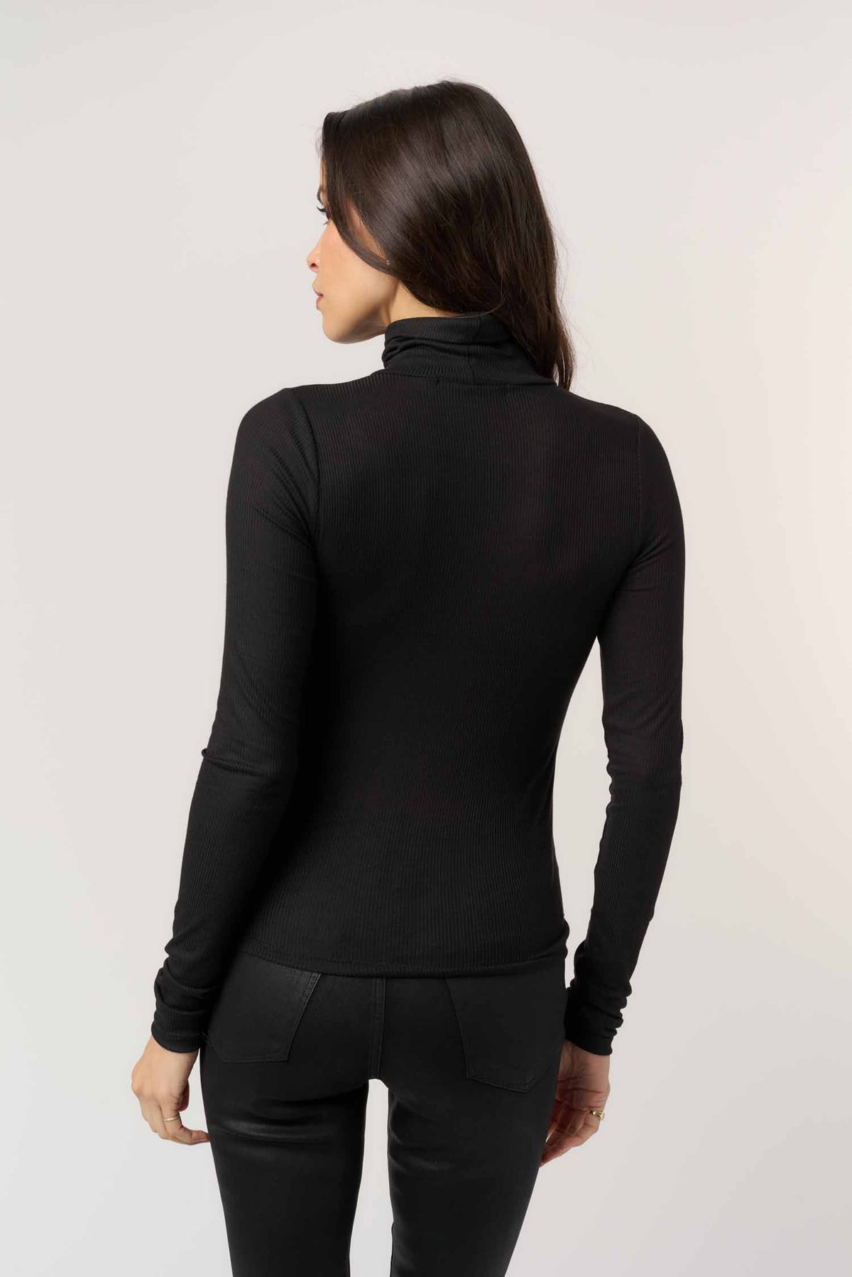 PROJECT SOCIAL T: OLIVE LONGSLEEVE RIB TURTLENECK - BLACK