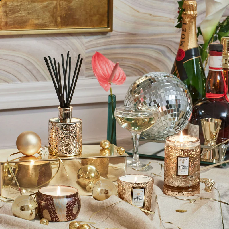 VOLUSPA: GILT POMANDER & HINOKI MINI TIN CANDLE